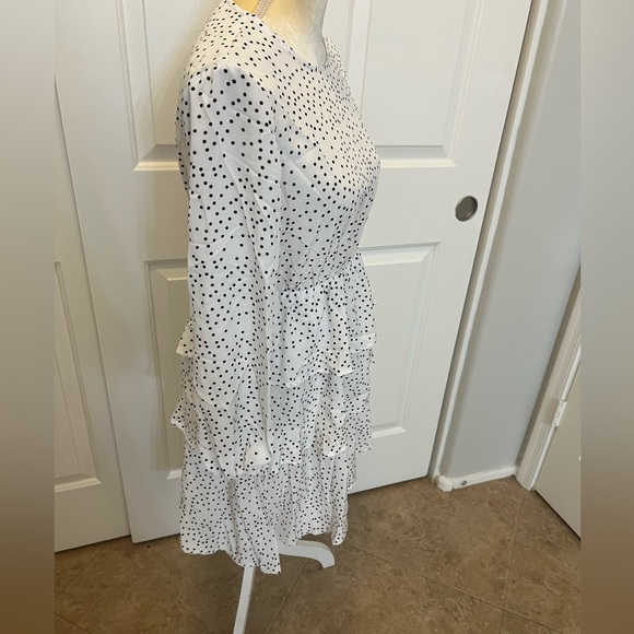 $6 POLKA DOT DRESS. NEW WITHOUT TAGS. SIZE MED. $6 IF BUNDLED - Picture 4 of 11